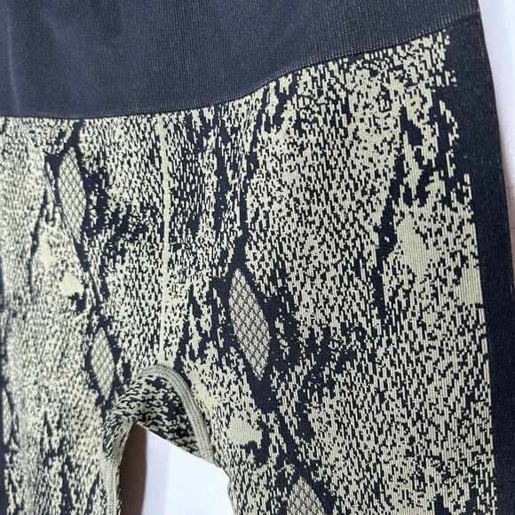 Fabletics Black & Gold Snake Print Ankle Leggings Wide Black Waistband S - Picture 9 of 12